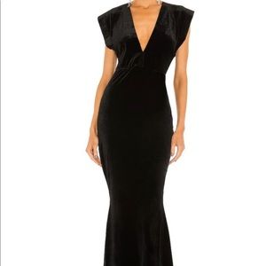 Norma Kamali
V-Neck Rectangle Gown, Black velvet